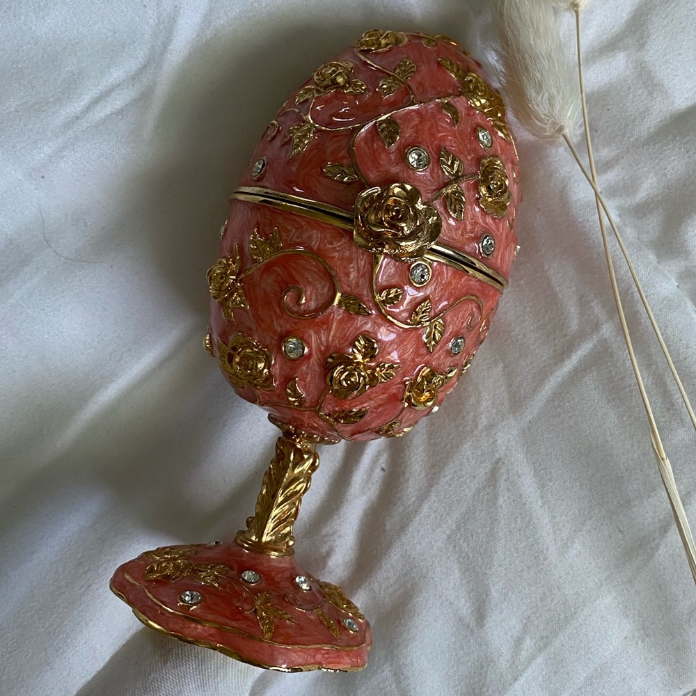 Rose Musical Egg Jewelry Holder